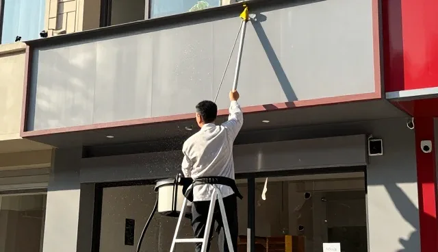 外墙清洗后如何有效防止返污