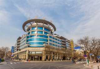 西藏春季女生服饰搭配